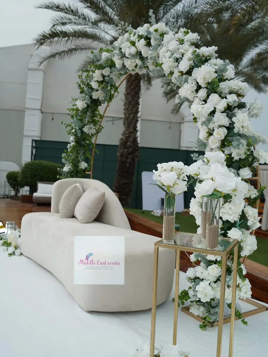 تنسيق زفاف خارجي فاخر من مخطط حفلات وأعراس Middle East Events في الإمارات